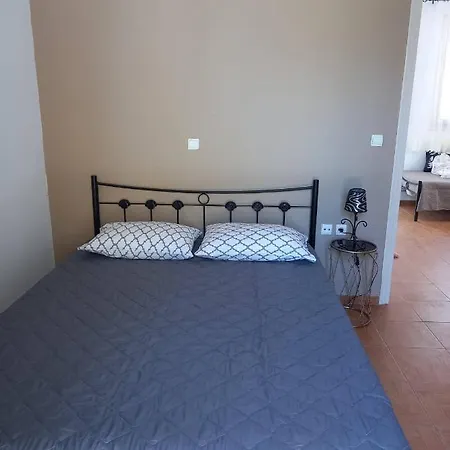 Zoe's House In بيت للعطل