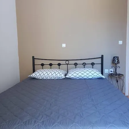 بيت للعطل Zoe's House In *